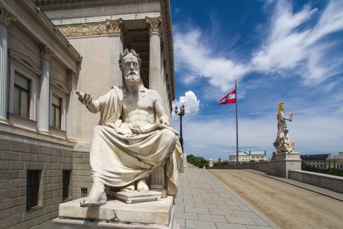 vienna parliament sculpture