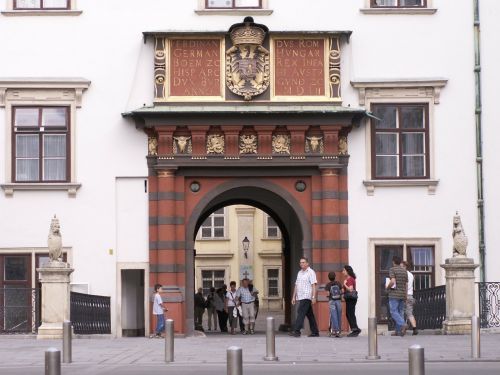 vienna hofburg imperial palace swiss gate