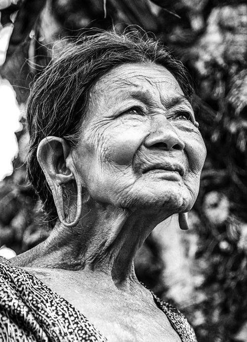old woman portrait vietnam