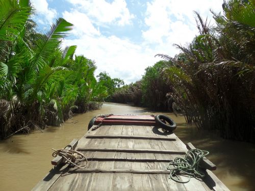 vietnam river travel