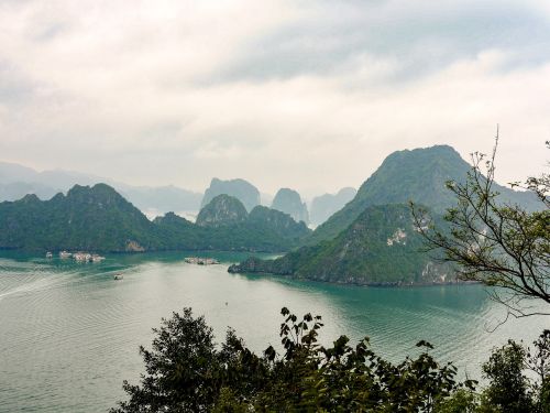 vietnam halong bay karst