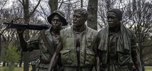 vietnam  memorial  soldiers