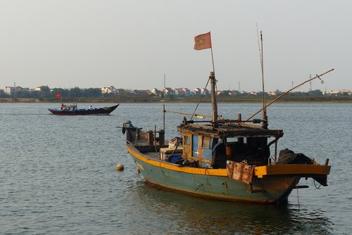 vietnam  boat  fishing