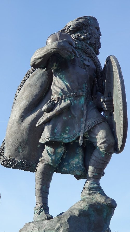 viking  statue  haugesund