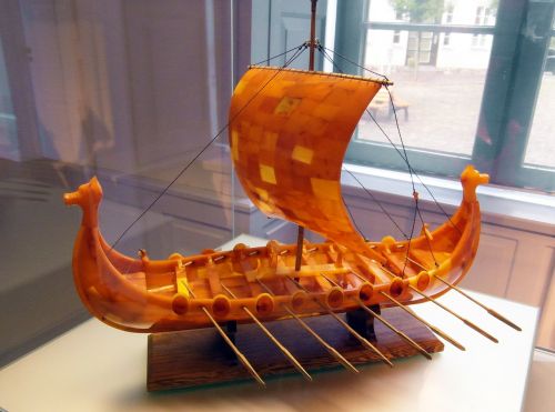 viking ship sail historically
