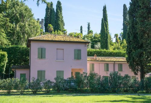 villa italian pink