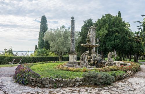 villa cortine sirmione garden