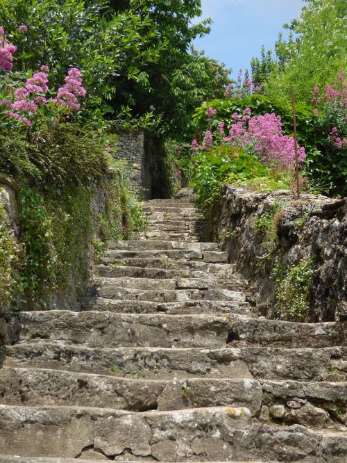 village staircase pierre