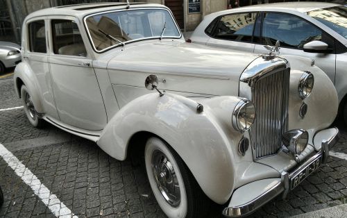 vintage car bentley