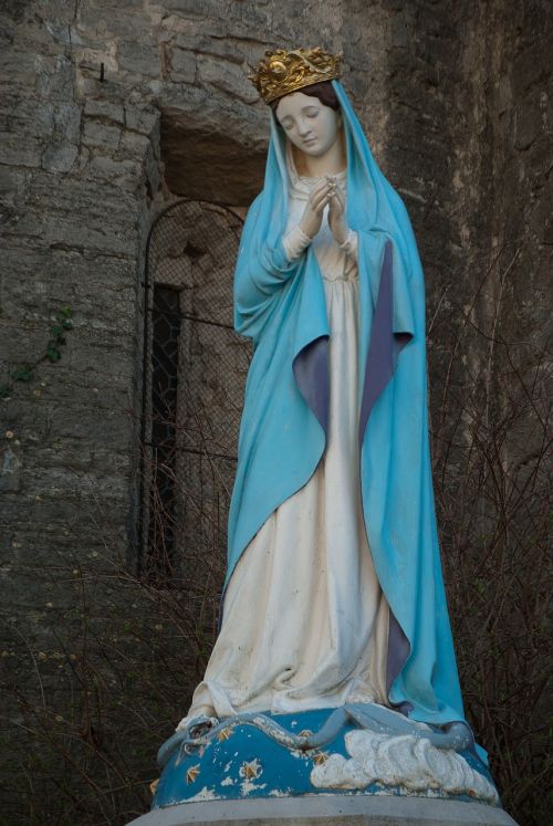 virgin religion statue