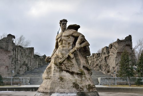 volgograd  stalingrad metro station  monument