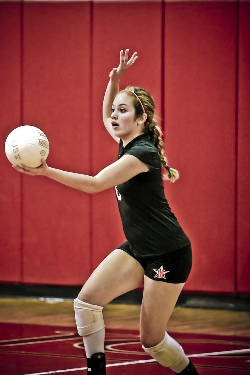 volleyball serve player