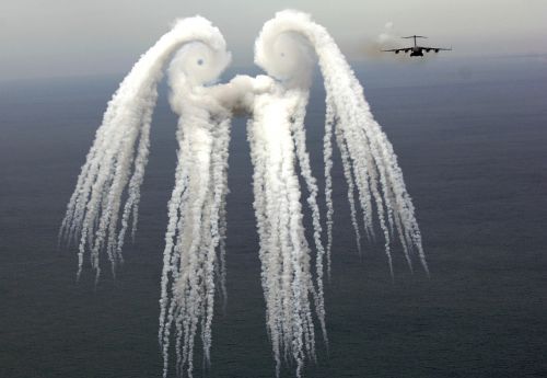 vortex airplane flares released