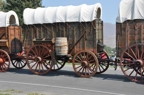 wagon wheel rusty