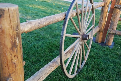 wagon  wheel  old antique