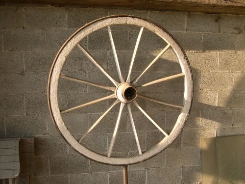 wagon wheel spokes wheel