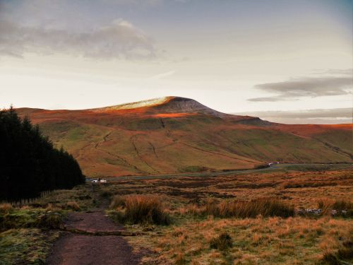 wales pen-y-fan sunrise