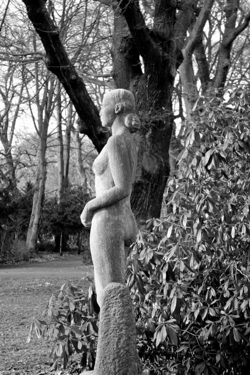 walk in the park hamburgensien sculpture