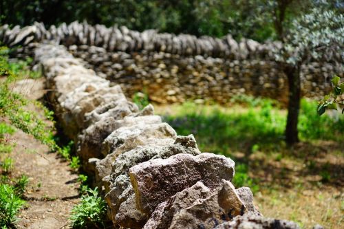 wall stone wall dry stone masonry