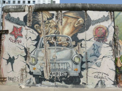 wall berlin graffiti