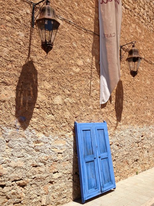 wall wall lamps blue door