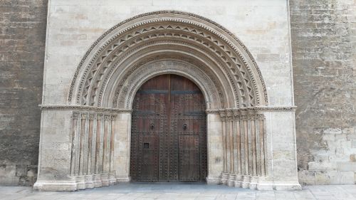 wall door architecture