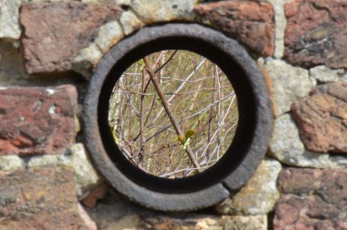 wall bricks opening