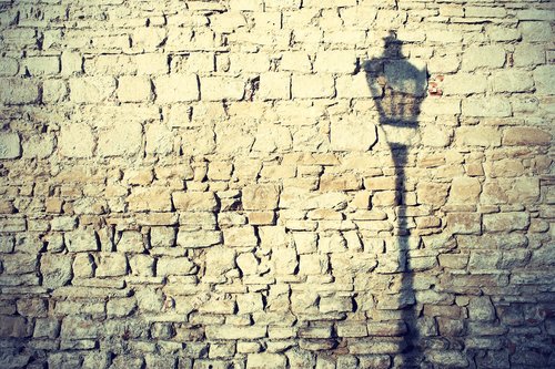 wall  lamp  shadow