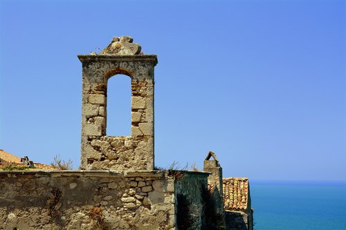 wall  sea  ancient