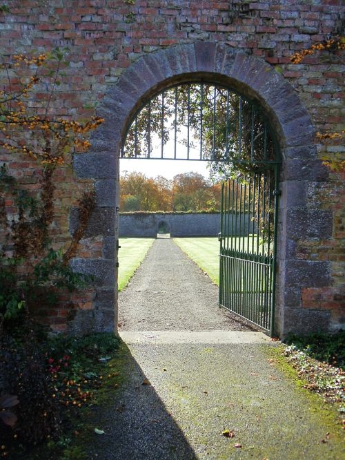 wall gate door