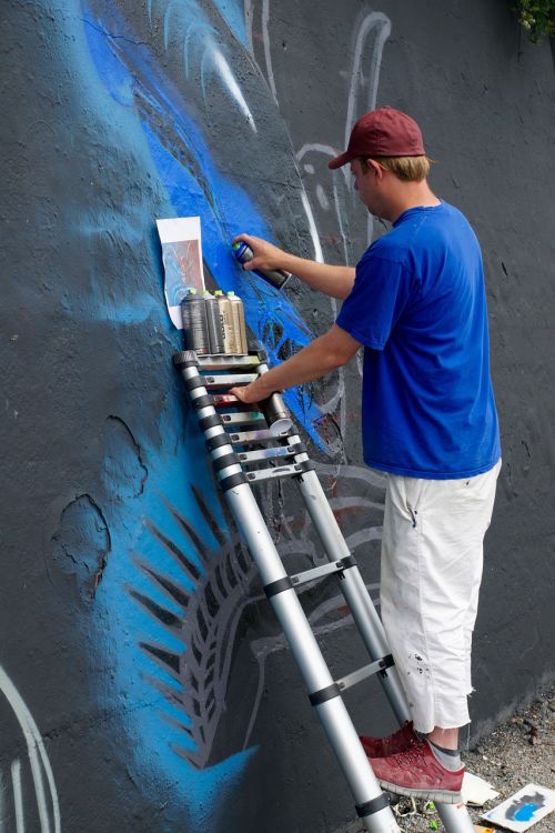 wall artists sprayer