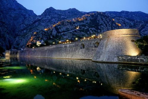 wall fortress mountains