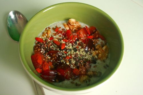 walnut goji berries oatmeal