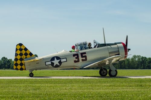 warbird propeller airplane