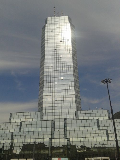 warsaw poland skyscraper