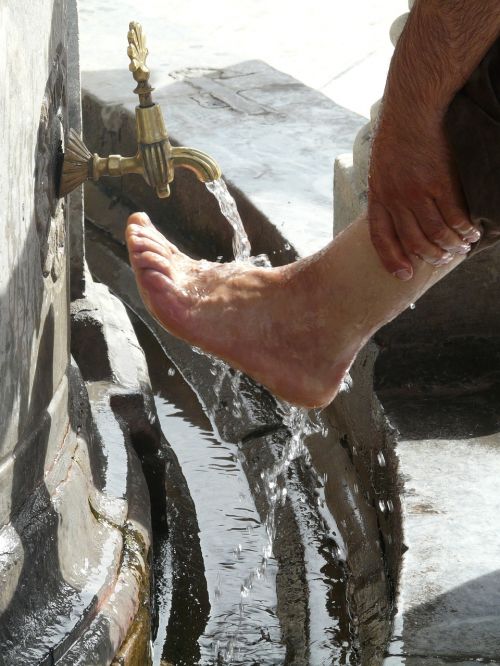 washing ritual foot care