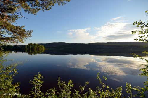 water mirroring lake