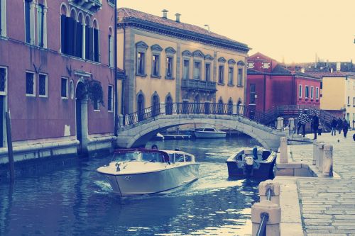 water travel boat