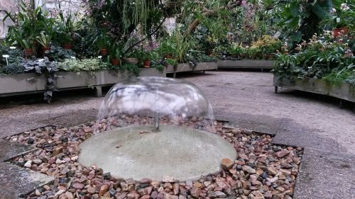 water fountain pebble