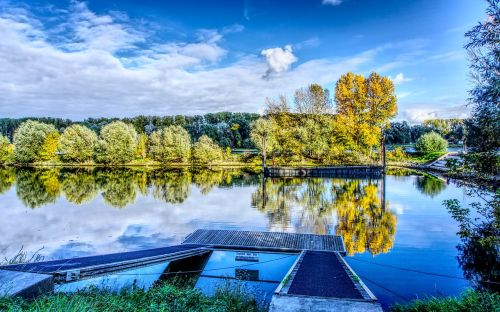 water mirroring reflection