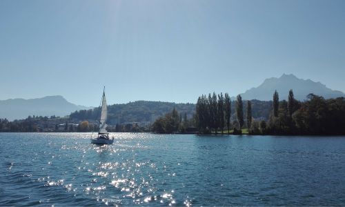 water sailing mountains