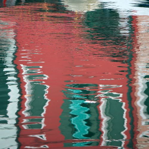 water reflection art