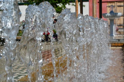 water fountain water games