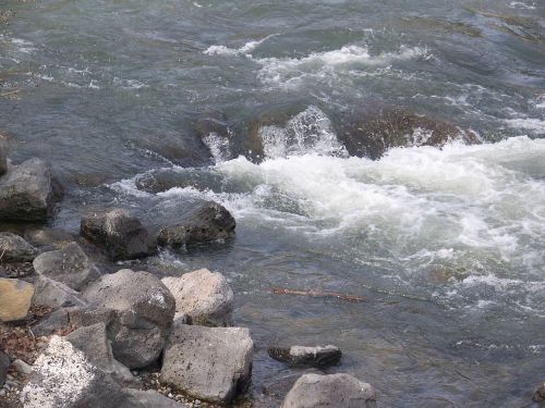 water splash rocks