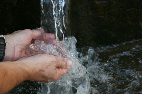 water hands fill