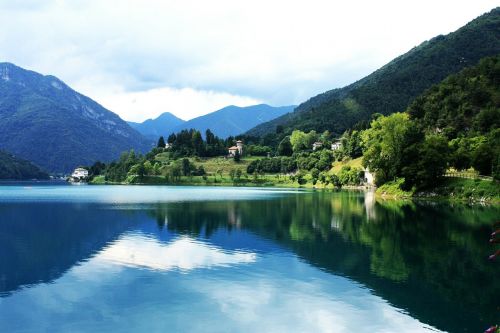 water lake italy