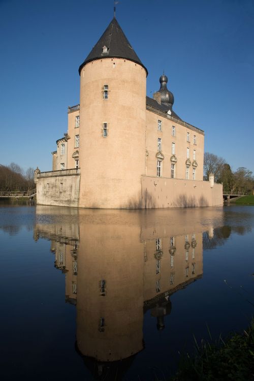 water lake castle