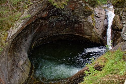 water alpine rock