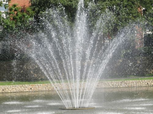 water fountain fountain spraying