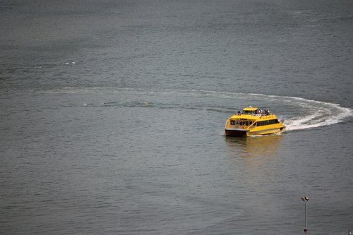 water taxi  east river  taxi